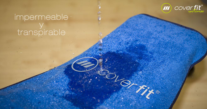 La toalla impermeable y transpirable
